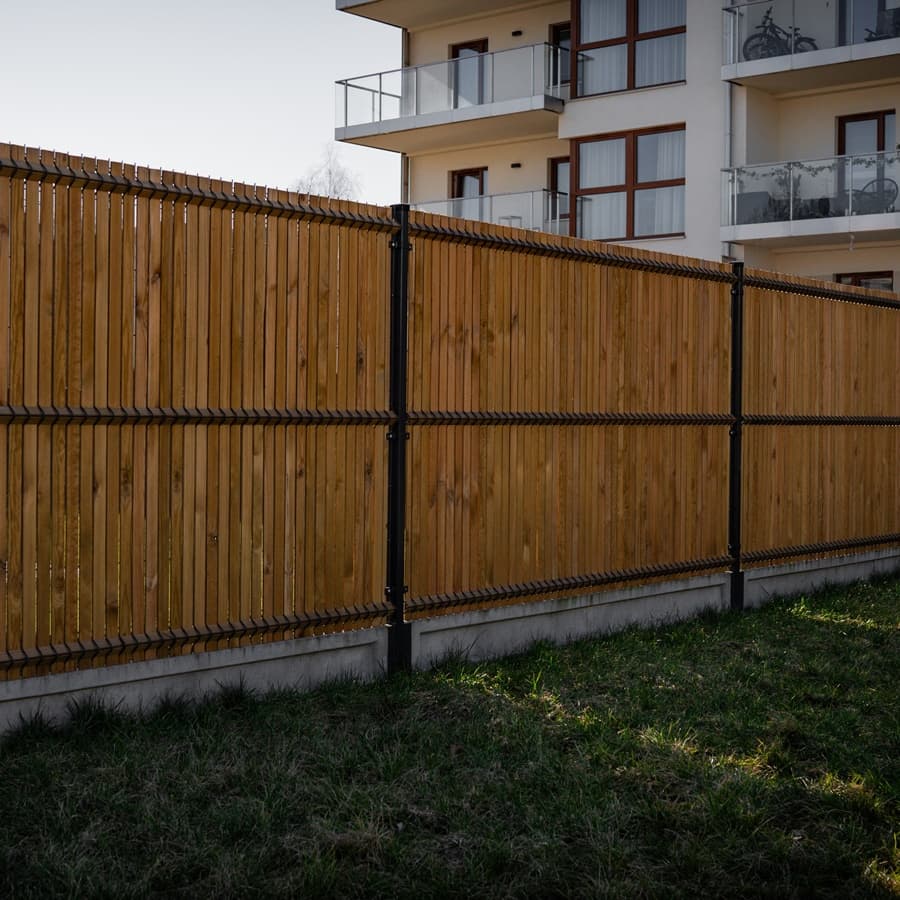 Przesłona ogrodzenia panelowego 3D (51 drutów pionowych) Euro Płot na wys.1530mm - naturalne drewno